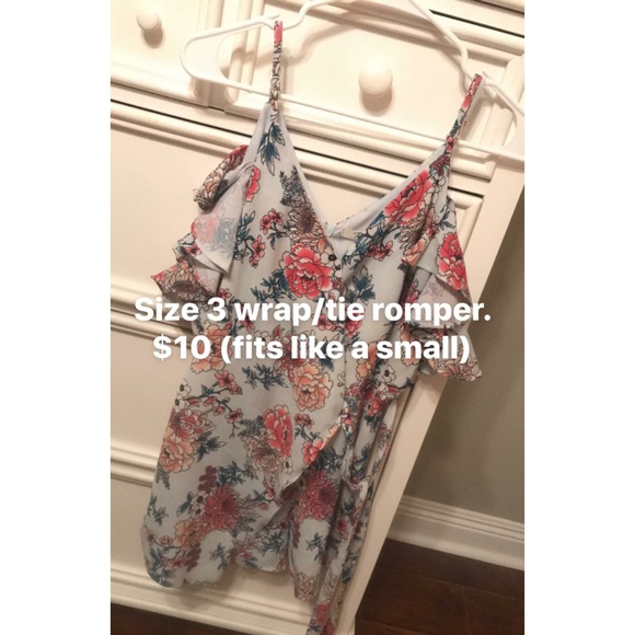 Floral romper size 3 - Picture 1 of 2